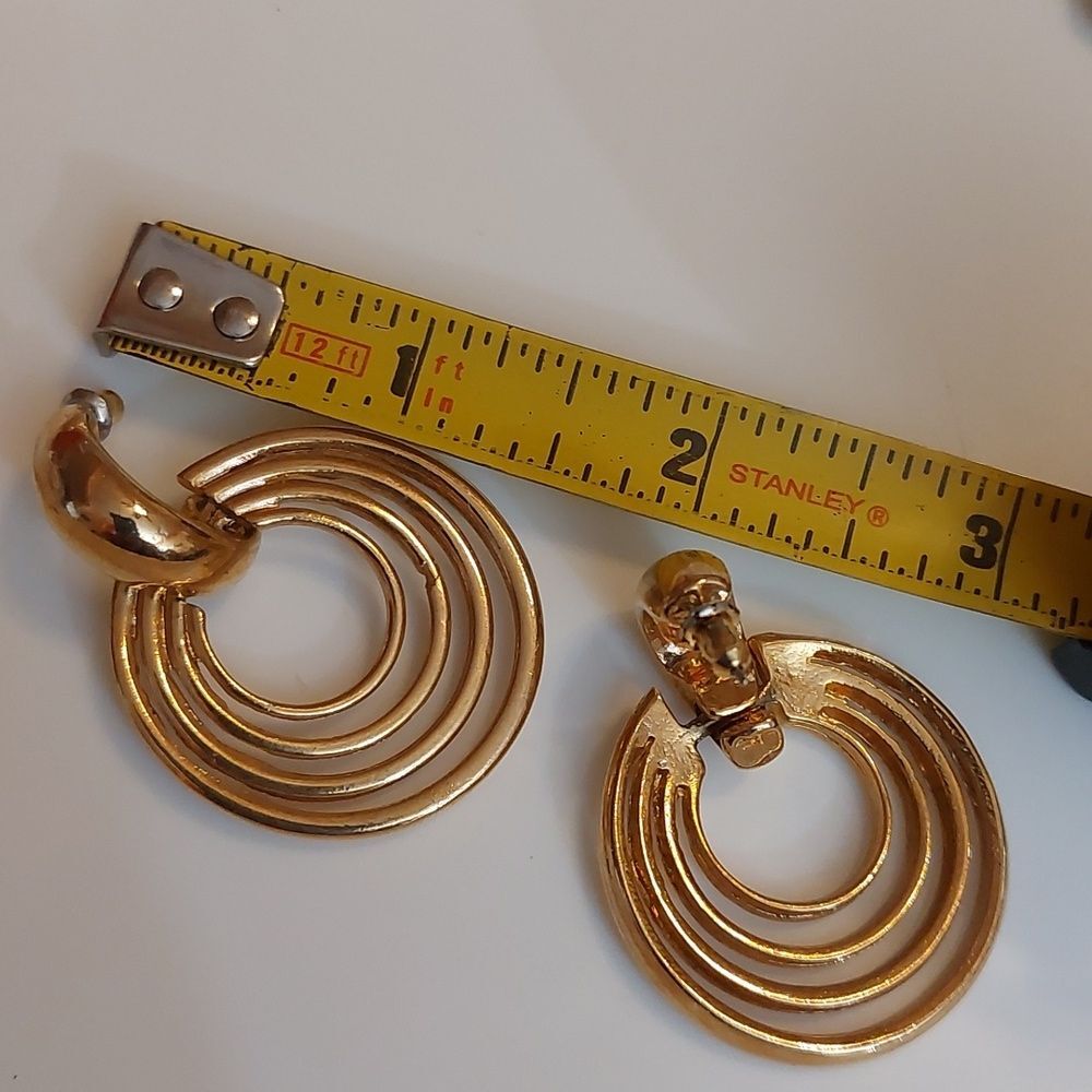 Vintage Dangling Concentric Circles Knocker Style Gold Tone Clip On Earrings - Picture 3 of 5